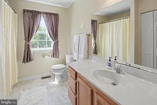 1001 Creekview Dr, Pennsburg, PA 18073 - Photo 40