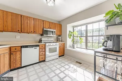 525 Bassett Lane, West Norriton, PA 19403 - Photo 4