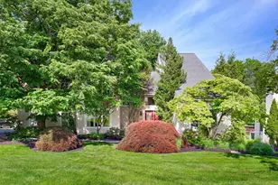 543 Foxglove Ln, Wynnewood, PA 19096 - Photo 2
