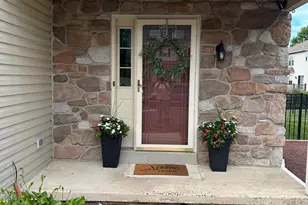 461 Berkshire Dr, Souderton, PA 18964 - Photo 2