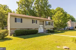 874 Oakdale Dr, Pottstown, PA 19464 - Photo 4