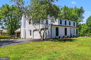 1705 Glenn Ln, Blue Bell, PA 19422 - Photo 2