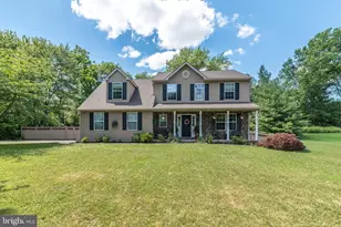 650 Oak Park Rd, Hatfield, PA 19440 - Photo 2