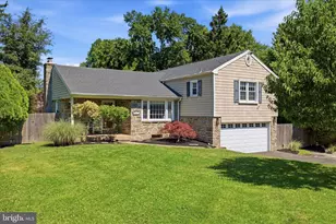 923 Sunset Dr, Blue Bell, PA 19422 - Photo 1