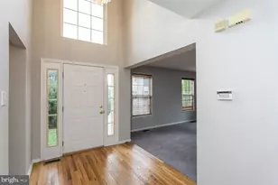 105 Farrington Ct, Collegeville, PA 19426 - Photo 2