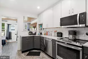 17 E 2nd St, Lansdale, PA 19446 - Photo 4