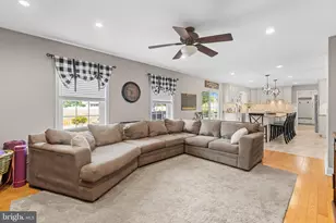 204 Summerwind Ln, Harleysville, PA 19438 - Photo 8