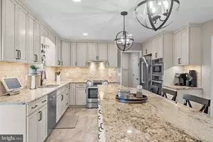 204 Summerwind Ln, Harleysville, PA 19438 - Photo 4