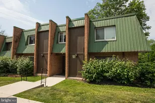 823 Meadowview Ln, Mont Clare, PA 19453 - Photo 1