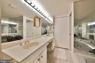 100 Breyer Dr, Elkins Park, PA 19027 - Photo 32