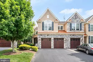 124 Carriage Ct, Plymouth Meeting, PA 19462 - Photo 1