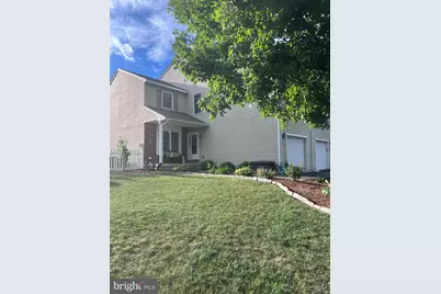 677 Honeysuckle Way, Pennsburg, PA 18073 - Photo 2