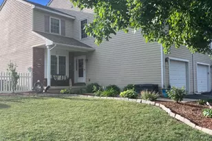 677 Honeysuckle Way, Pennsburg, PA 18073 - Photo 2