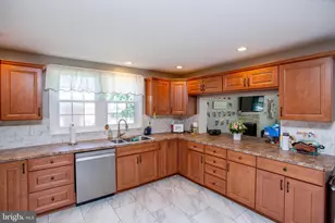 277 Edwards Dr, King of Prussia, PA 19406 - Photo 8