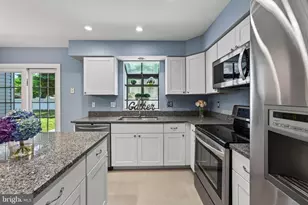 105 Elio Cir, Royersford, PA 19468 - Photo 6