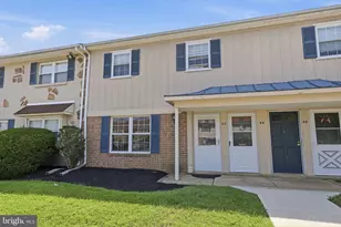 42 Kearney Dr, North Wales, PA 19454 - Photo 2