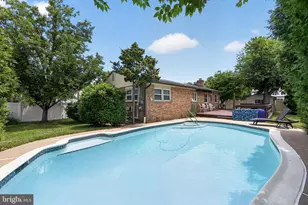 622 Apache Ln, Plymouth Meeting, PA 19462 - Photo 2