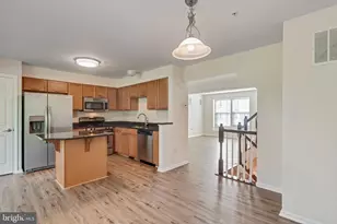 201 Susan Cir, North Wales, PA 19454 - Photo 4
