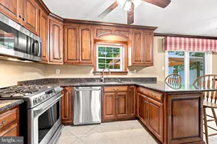 508 Carousel Cir, West Norriton, PA 19403 - Photo 2