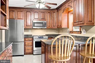 508 Carousel Cir, West Norriton, PA 19403 - Photo 4