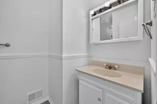 1098 Bayless Pl, Norristown, PA 19403 - Photo 14