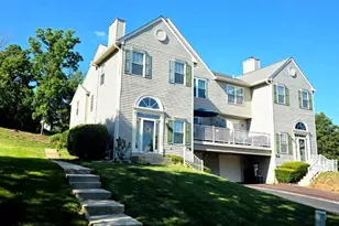 240 Cobblestone Ct, Collegeville, PA 19426 - Photo 2