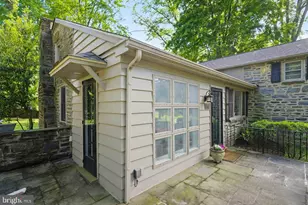 1070 Blue Rock Ln, Blue Bell, PA 19422 - Photo 4