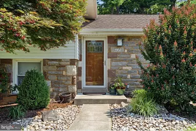 627 Meadow Road, Huntingdon Valley, PA 19006 - Photo 2
