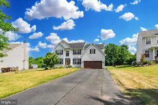 1032 Fallbrook Ln, Pottstown, PA 19464 - Photo 2