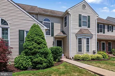16 Village Drive, Schwenksville, PA 19473 - Photo 2