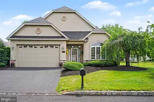 290 Kingsfield Dr, Souderton, PA 18964 - Photo 1