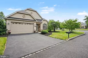 290 Kingsfield Dr, Souderton, PA 18964 - Photo 2