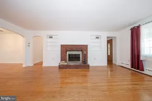 201 Abbeyview Ave, Willow Grove, PA 19090 - Photo 8