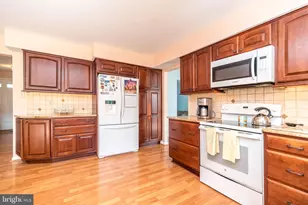 140 Elio Cir, Royersford, PA 19468 - Photo 10