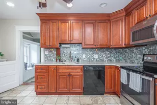 742 W 3rd St, Lansdale, PA 19446 - Photo 10