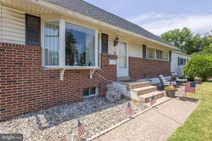 702 Burbridge Rd, Hatboro, PA 19040 - Photo 2
