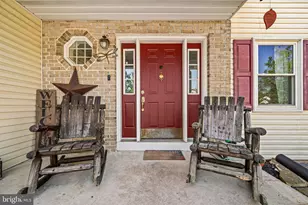 2232 Donna Ln, Pottstown, PA 19464 - Photo 2