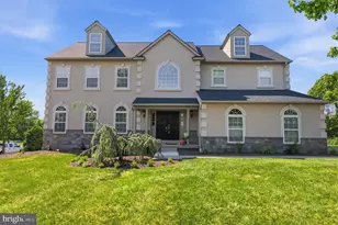 2051 Lockerbie Rd, Schwenksville, PA 19473 - Photo 2