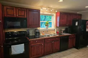1207 N Charlotte St, Pottstown, PA 19464 - Photo 2