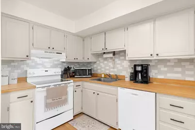1802 Walnut Ridge Estate, Pottstown, PA 19464 - Photo 10