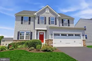 7 Montella Cir, Pottstown, PA 19464 - Photo 2