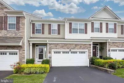 253 Fairfield Circle W, Royersford, PA 19468 - Photo 1