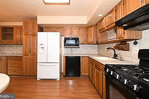 121 Anjou Ct, Telford, PA 18969 - Photo 14