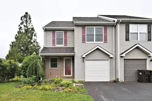 121 Anjou Ct, Telford, PA 18969 - Photo 2