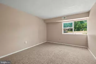114 Meadowview Ln, Mont Clare, PA 19453 - Photo 10