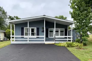 614 Stream View Dr, North Wales, PA 19454 - Photo 2