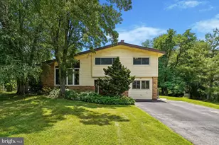 27 Camelot Dr, Plymouth Meeting, PA 19462 - Photo 1