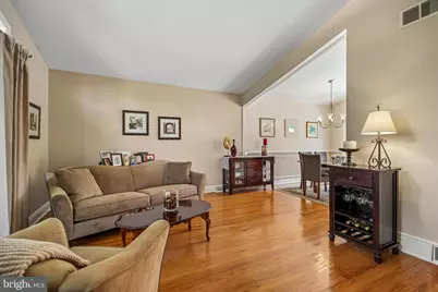 27 Camelot Drive, Plymouth Meeting, PA 19462 - Photo 4
