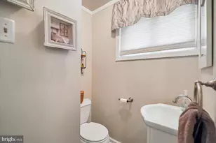 27 Camelot Dr, Plymouth Meeting, PA 19462 - Photo 18