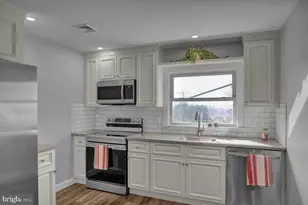 933 N Hanover St, Pottstown, PA 19464 - Photo 1